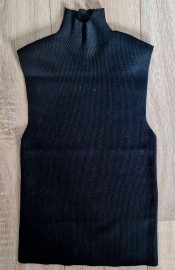 T.40 (L) - Top col montant sans manches ZARA – look stylé