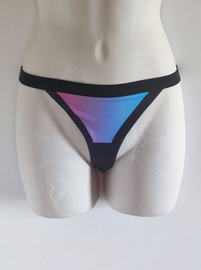 Tanga pixel noir dégradé bleu rose 🇵🇹 Maison Pixel - 38/M - photo numéro 3