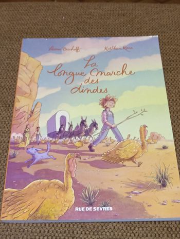 La longue marche des dindes par Léonie Bischoff