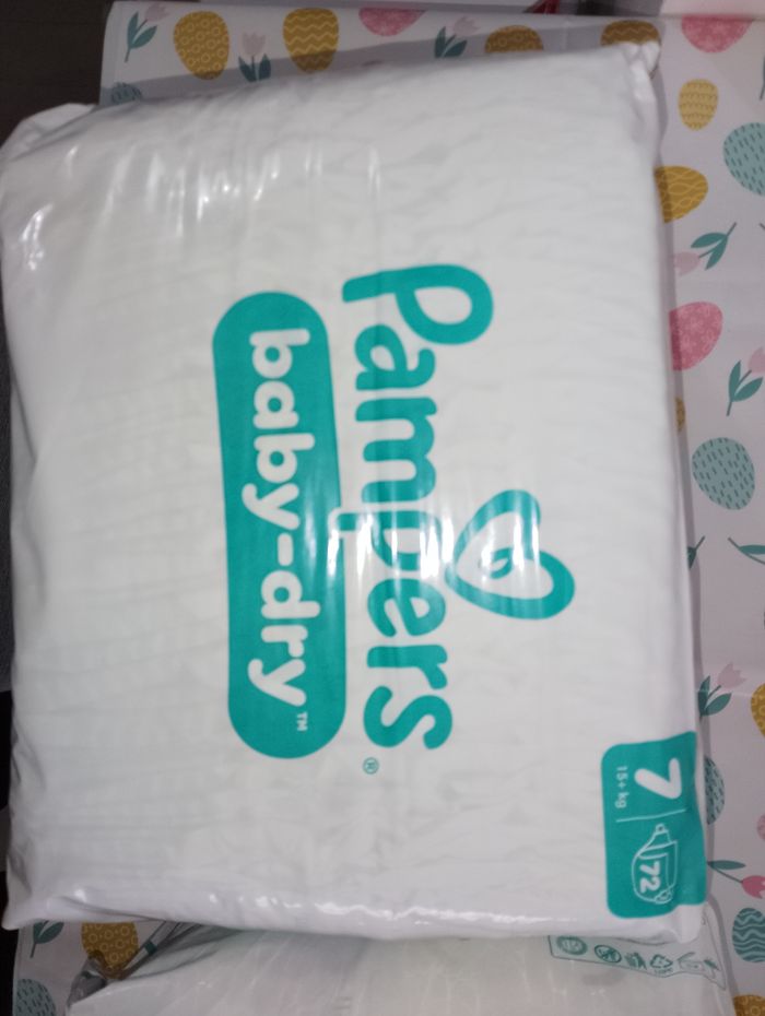 Lot de 144 couches pampers taille 7 + cadeau - photo numéro 4
