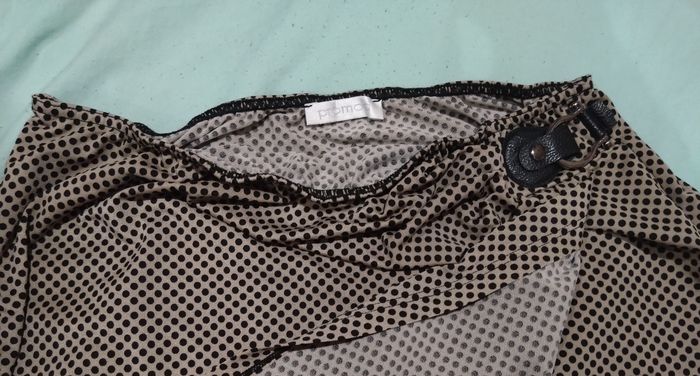 Jupe courte porte feuille à pois noirs - photo numéro 4