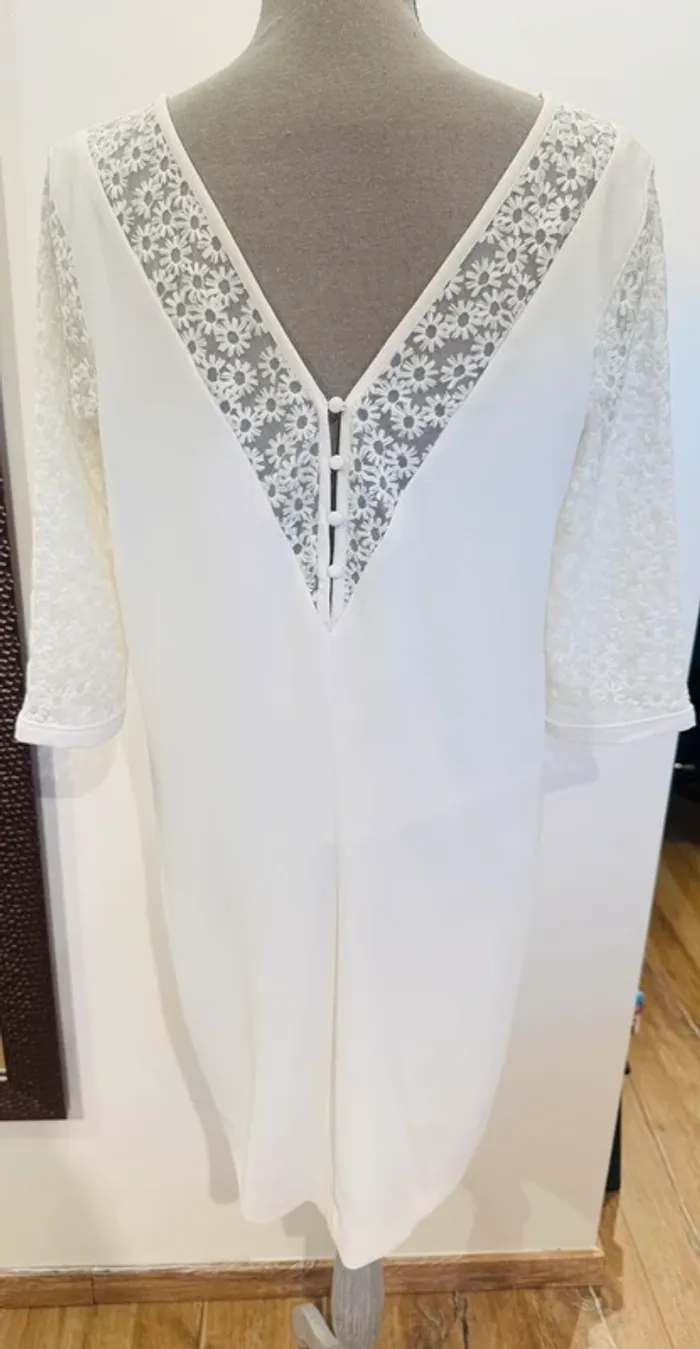Magnifique robe édition limitée taille 40 neuve jamais porté - photo numéro 4