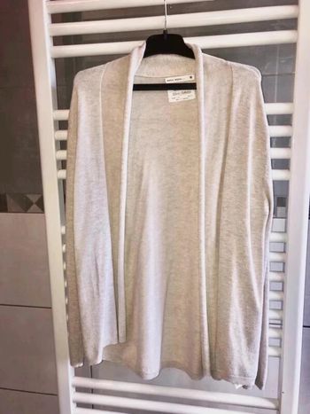 Gilet col châle ouvert taille 11/12 ans en tbe à 6 euros