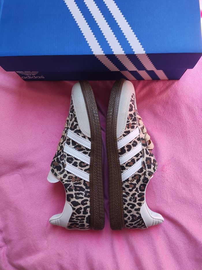 Basket Adidas samba léopard taille 40 - photo numéro 2