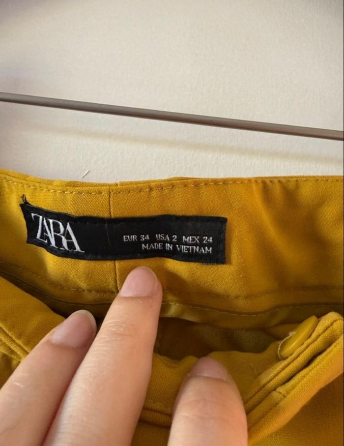 Pantalon jaune Zara taille 34 - photo numéro 2