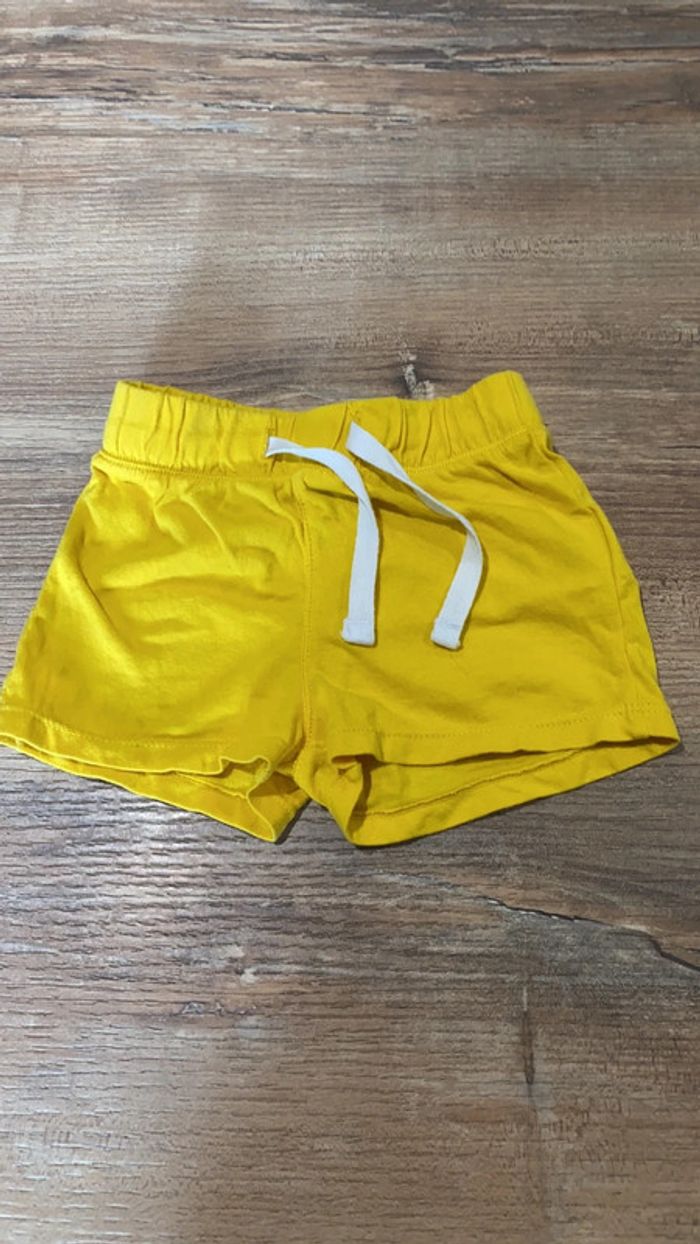 Short bebé 9 mois
