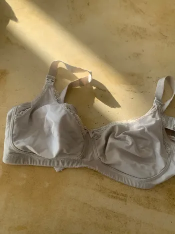🤰 Soutien-gorge maternité/allaitement – Crème dentelle – Taille 100E – Marque Billet Doux