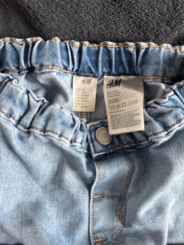 Jean H&M bébé 12/18 mois - photo numéro 3