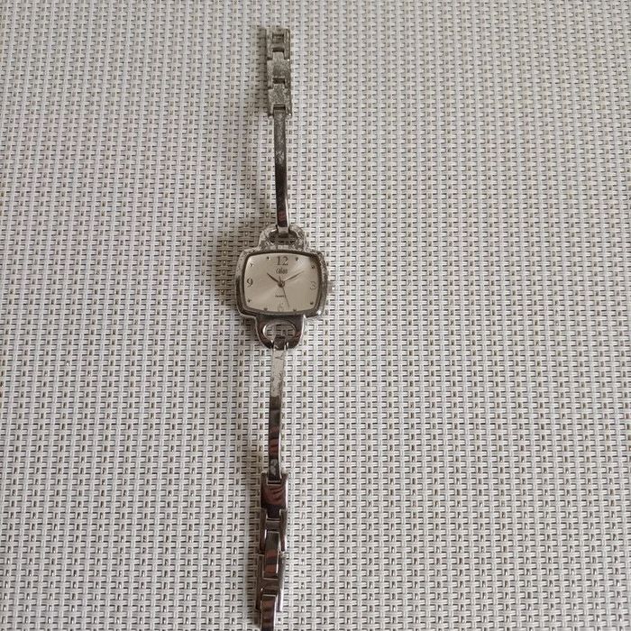 Montre Femme  (pile à changer)