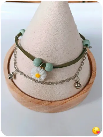 Bracelet double rang fleur et perles – look bohème chic