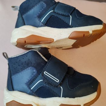 Baskets montantes Zara garçon T22 bleu marine scratch