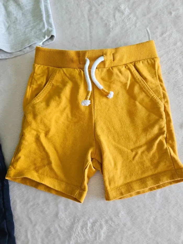 Lot de 3 shorts 92cm C&A - photo numéro 3