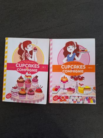 Lot de 2 livres Cupcakes & compagnie en bon état 