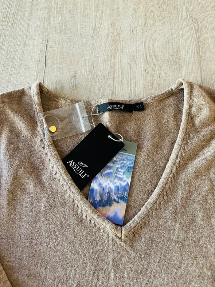 Pull col en v neuf Femme Assuili - photo numéro 2