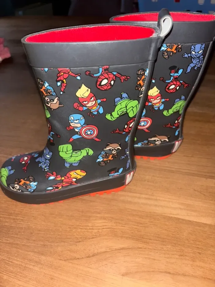 Botte de pluie Marvel t24 H&M - photo numéro 2