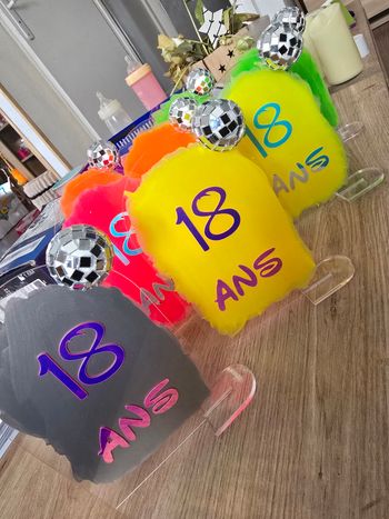 Lot de 9 decoration de table 18 ans 