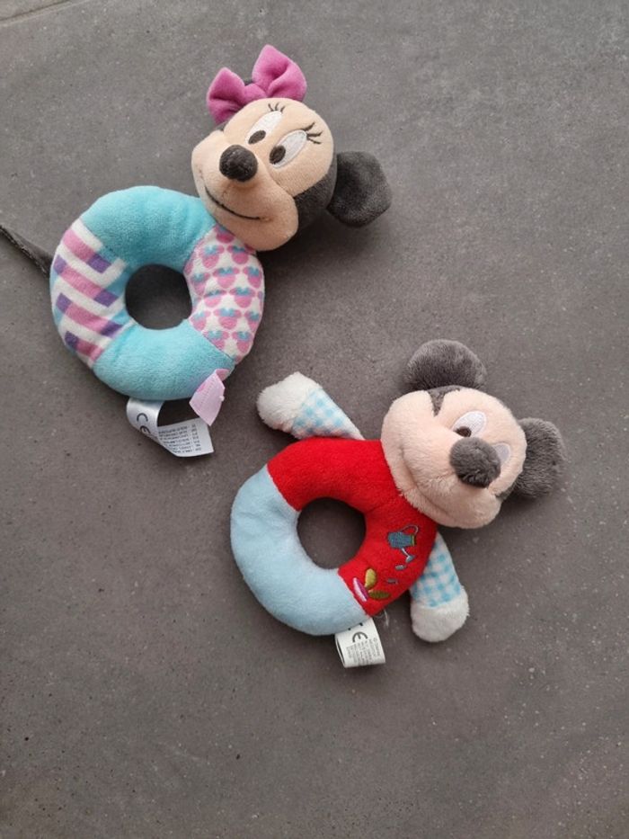 Lot de 2 hochets mickey et minnie