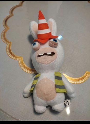 Peluche lapin crétin 