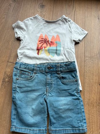 lot 4 ans: bermuda en jean et t shirt