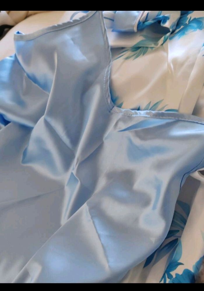 Pyjama en satin pour femme - photo numéro 5