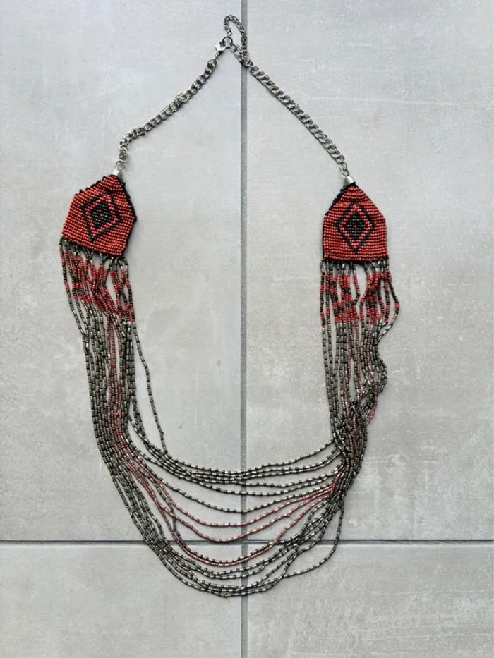 Magnifique collier sautoir en perles de rocaille