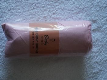 Drap housse rose Baby Fitted neuf Dimension 70 x 140 cm
