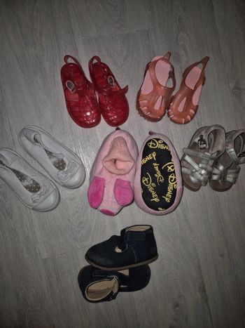 Lot de 6 paires de chaussures fille taille 22