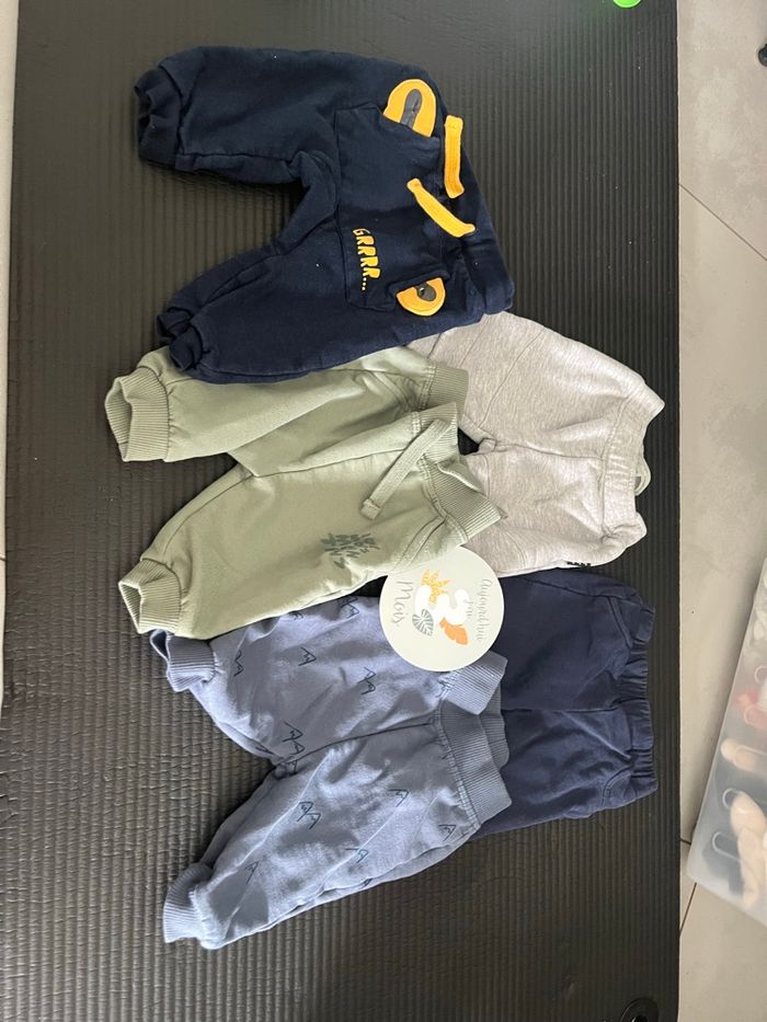 Lots joggings 3 mois - photo numéro 9