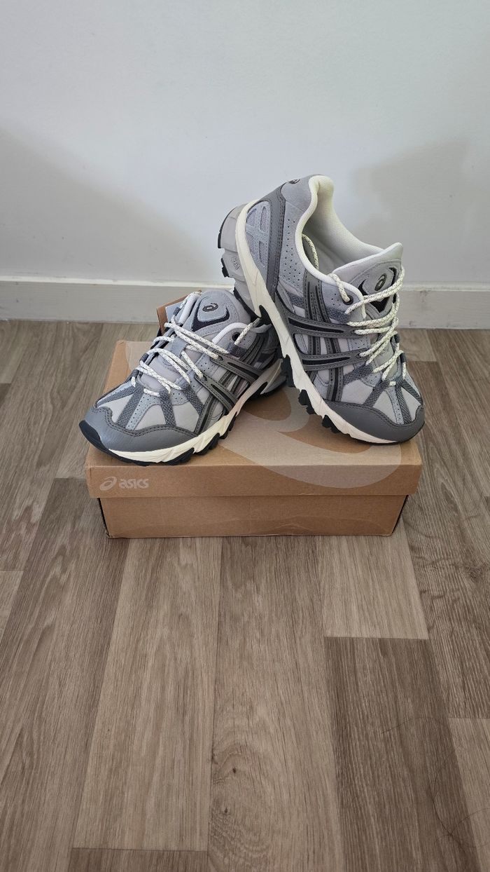 Baskets Asics Gel-Sonoma – pointure 39 – neuves avec étiquette - photo numéro 4