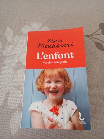 Livre l'enfant de Maria Montessori