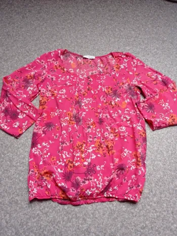 Cache cache blouse taille 1 
Tres bon état