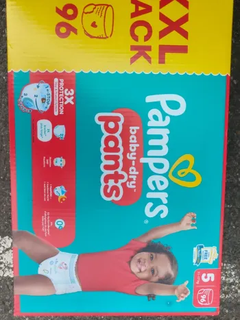 Carton pack XXL couches pants Pampers taille 5