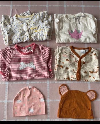 Lot 4 pyjamas 