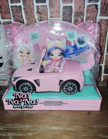 Décapotable douce et pelucheuse Na Na Na surprise 