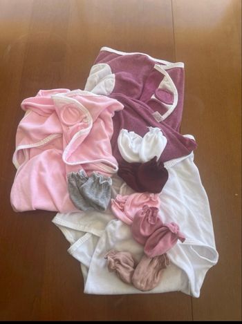 Couvertures emmaillotage + moufles