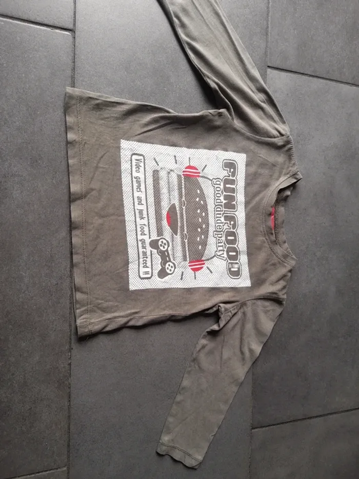 T-shirt