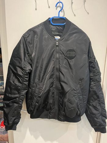 Bombers pull and bear noir