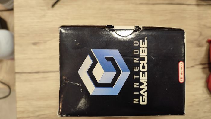 Manette Nintendo GameCube violette en boîte - photo numéro 5