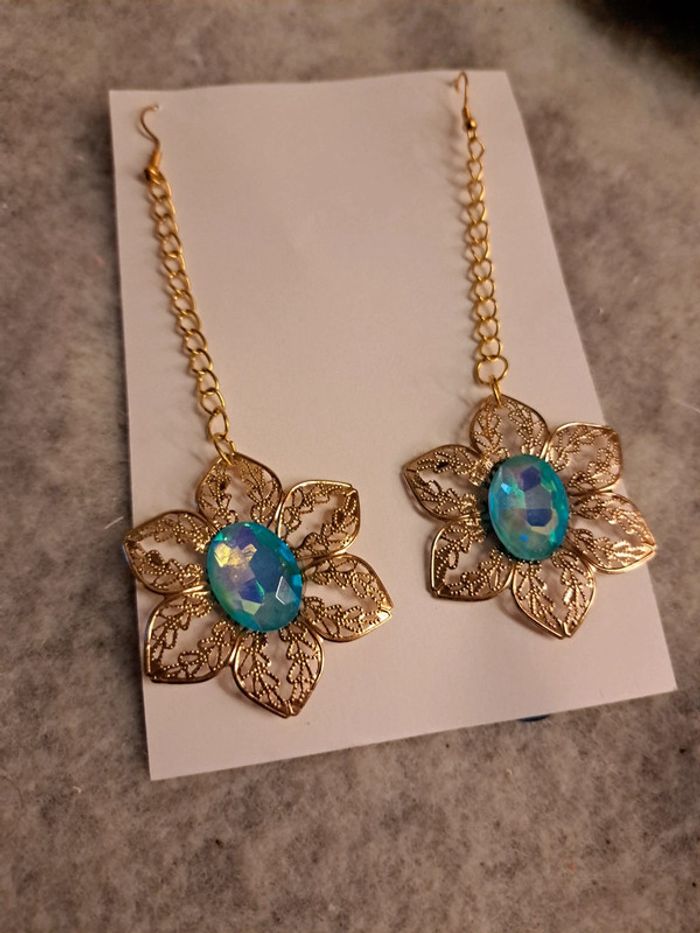 Boucles d'oreilles pendante doré strass bleu turquoise - photo numéro 10