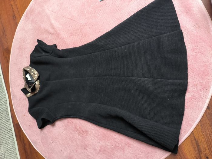 Robe noir a petit col