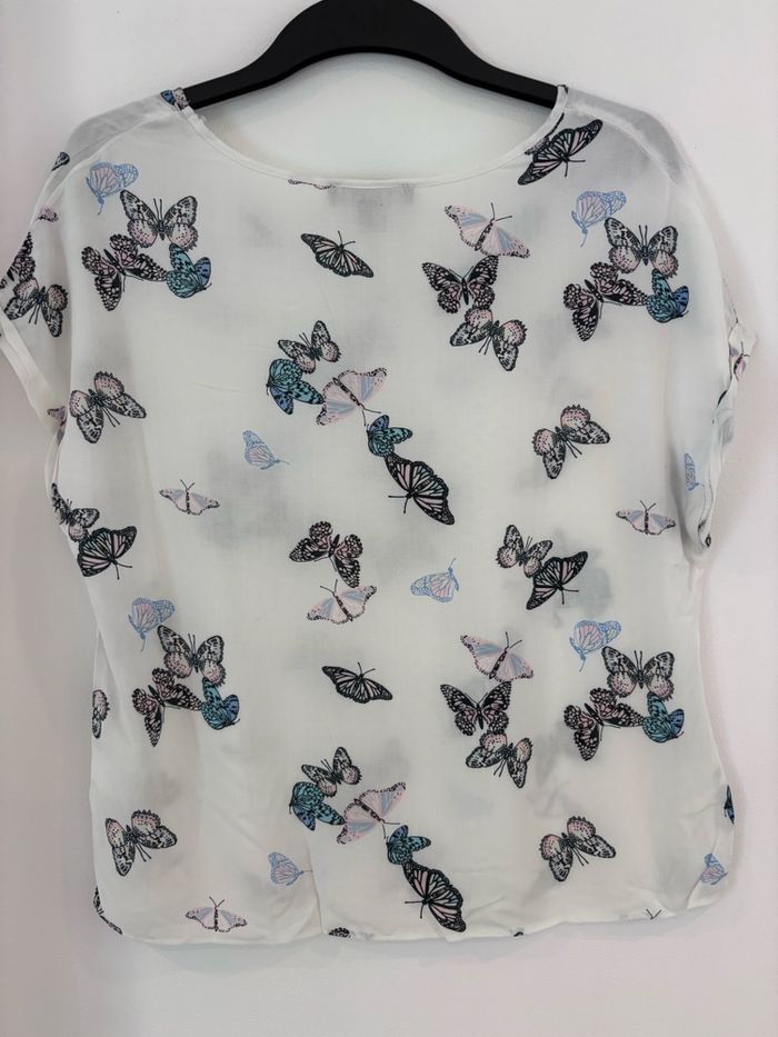 Blouse blanche, motif papillon bleu Primark, taille S - photo numéro 2