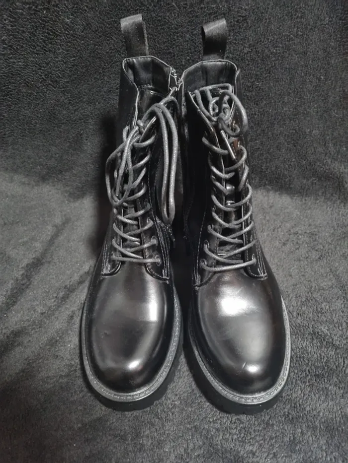 Paire De Bottines Noires - photo numéro 3