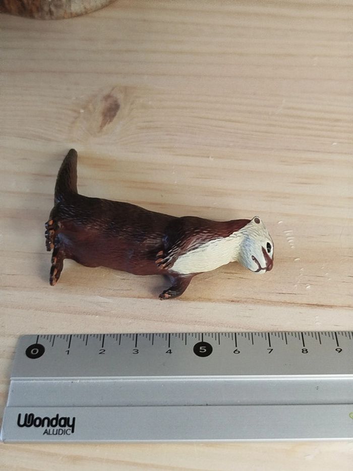 Figurine loutre debout Animal de montagne - photo numéro 4