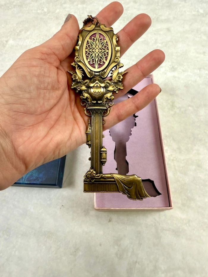 Clé Jumbo Disneyland Paris - édition Limitée - château de la Belle au bois dormant - photo numéro 9