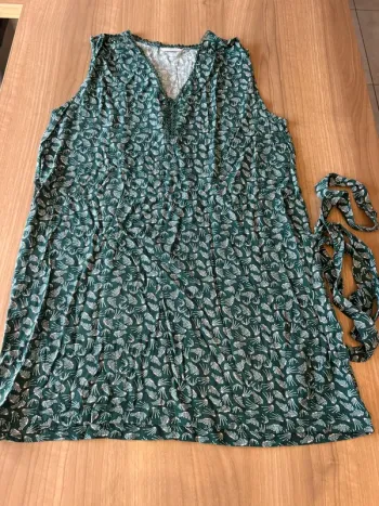 Robe camaïeu taille 44 avec ceinture