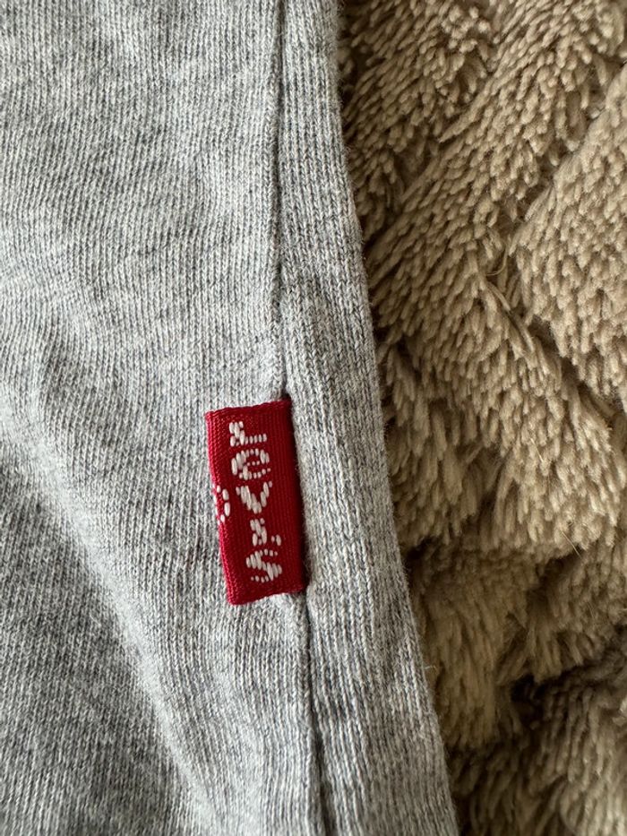 Tee-shirts Lévis taille m en bon état - photo numéro 4