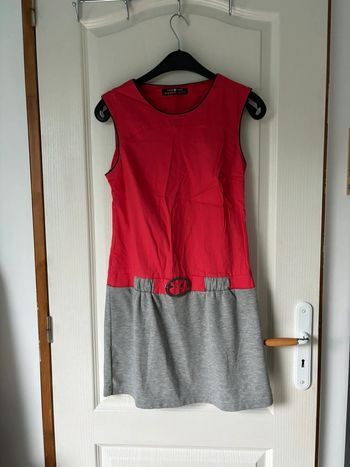 Robe débardeur droite grise et rose avec ceinture