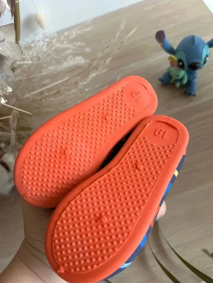 Chausson souple Disney Mickey taille 19 - photo numéro 5