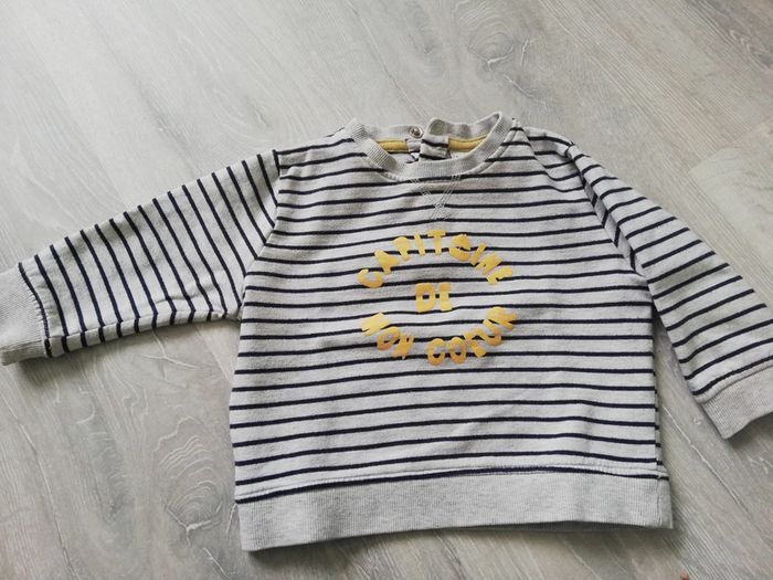 Sweat 12 mois tape à l'œil