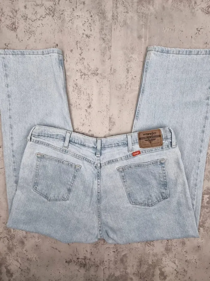Jean Wrangler bleu clair – Taille 38x29 US / 48 FR Homme (mesures en photos) - photo numéro 3